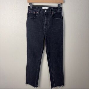 Abercrombie & Fitch The 90s Straight Ultra High-Rise Jeans